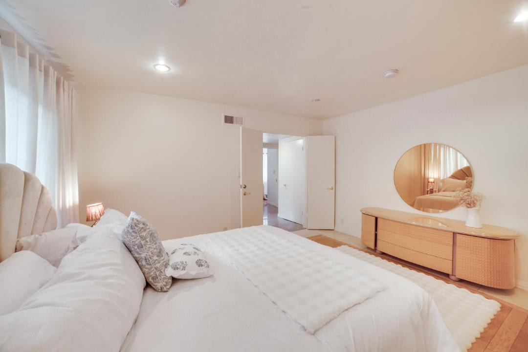 Photo of Bedroom in Encino