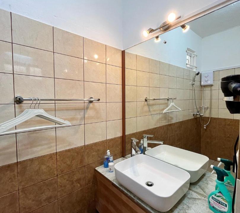 Photo of Bathroom in Port Louis