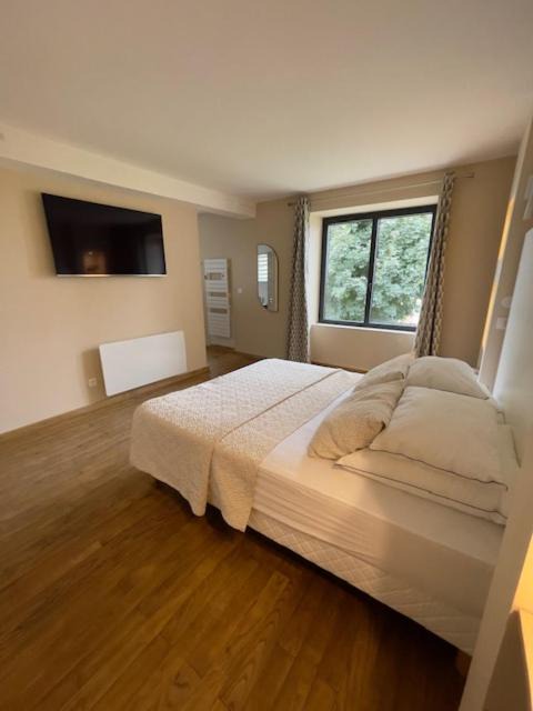 Photo of Bedroom in Val-Revermont