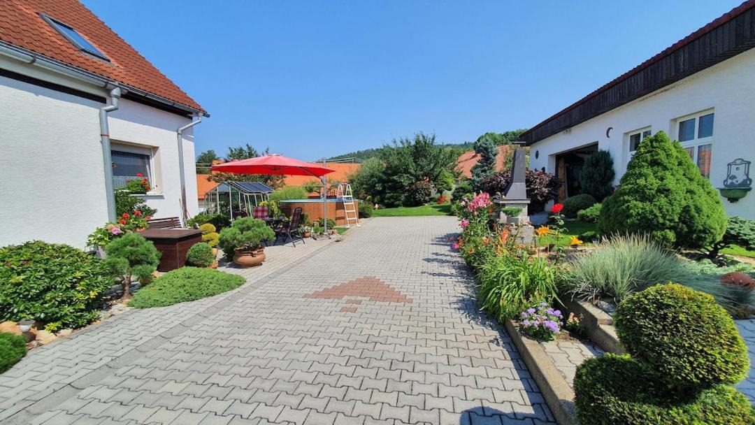 Photo of Others in Mochtin