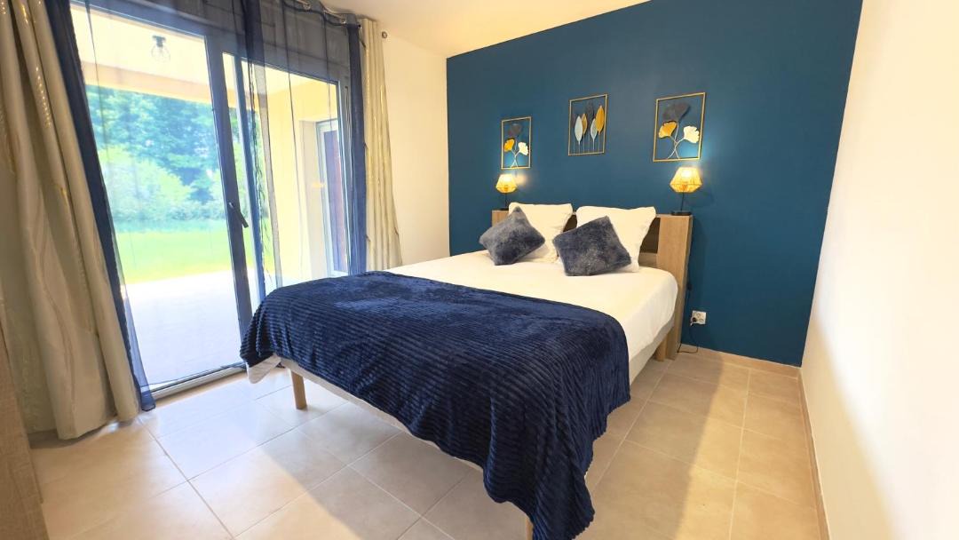 Photo of Bedroom in Feytiat