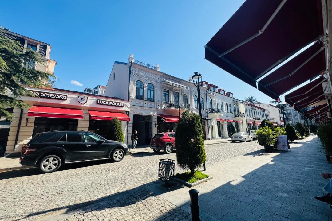 Photo of Others in Old Boulevard
