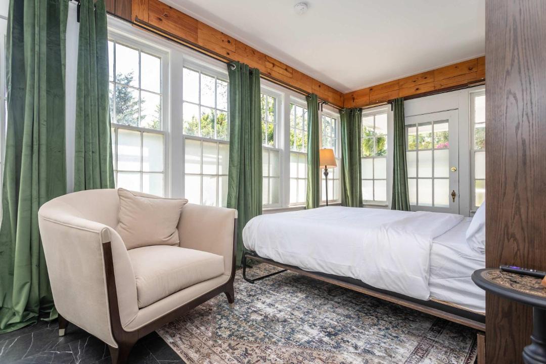 Photo of Bedroom in Luray