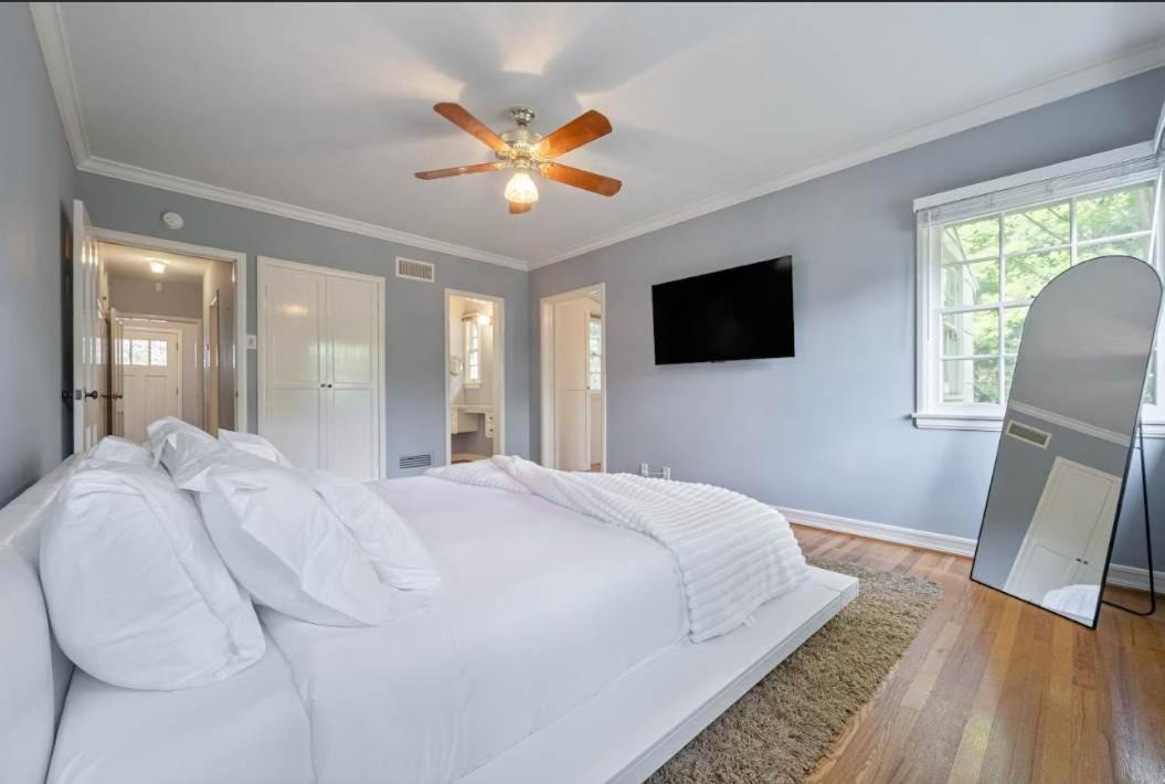 Photo of Bedroom in Valley Village