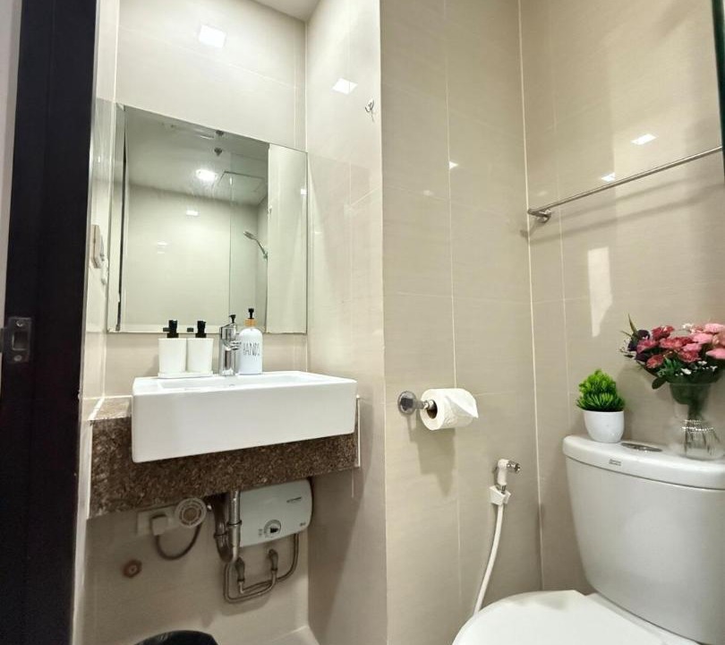 Photo of Bathroom in Salcedo Village