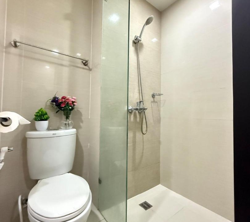 Photo of Bathroom in Salcedo Village
