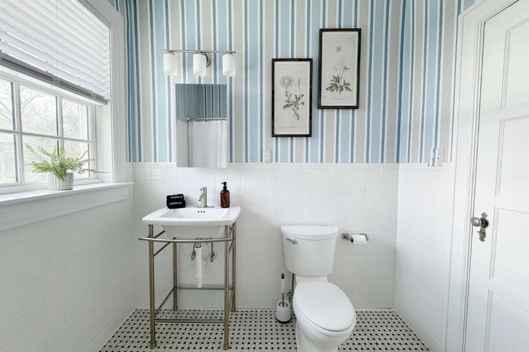 Photo of Bathroom in Dixon Park