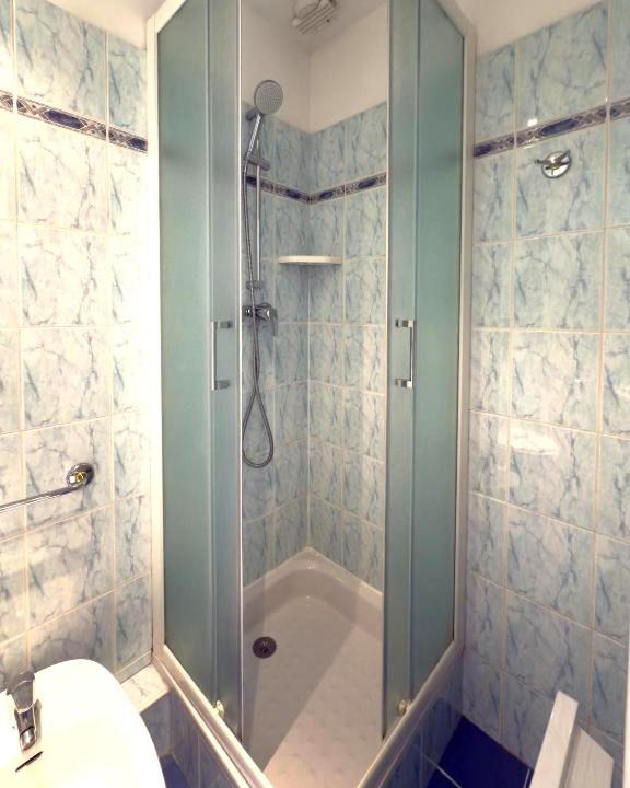 Photo of Bathroom in Gambetta