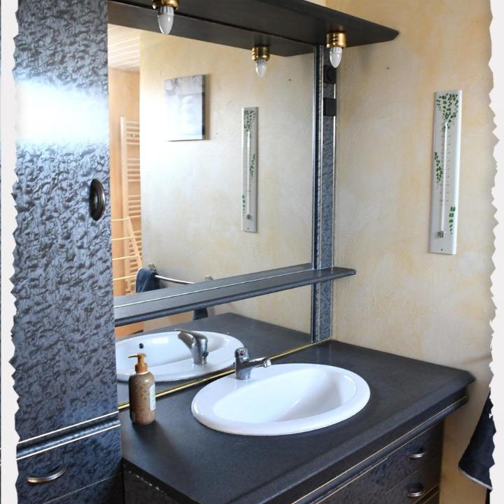 Photo of Bathroom in Romorantin-Lanthenay