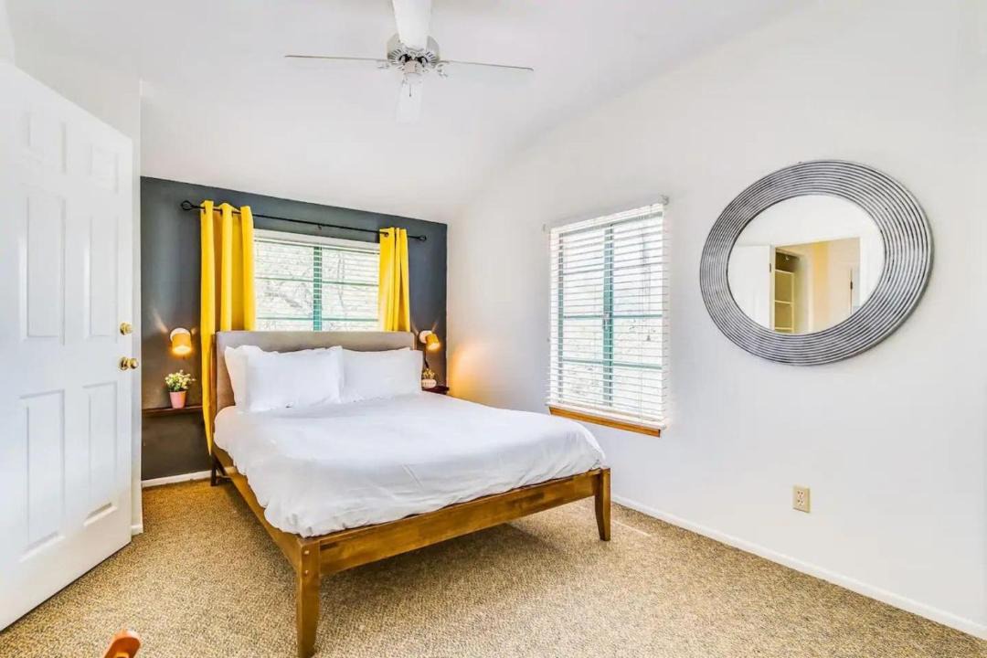 Photo of Bedroom in West University