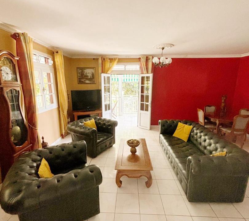 Photo of Livingroom in Circuit 1C1