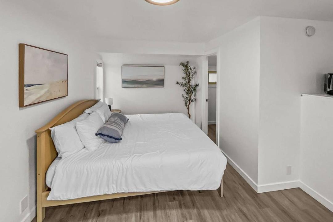 Photo of Bedroom in Rockaway Beach