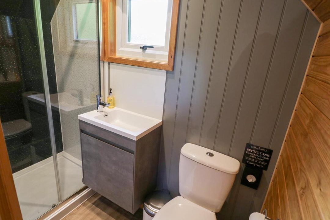 Photo of Bathroom in Middleton Cheney