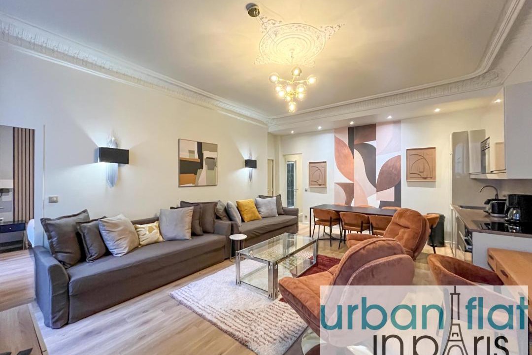 Photo of Livingroom in 8th Arrondissement