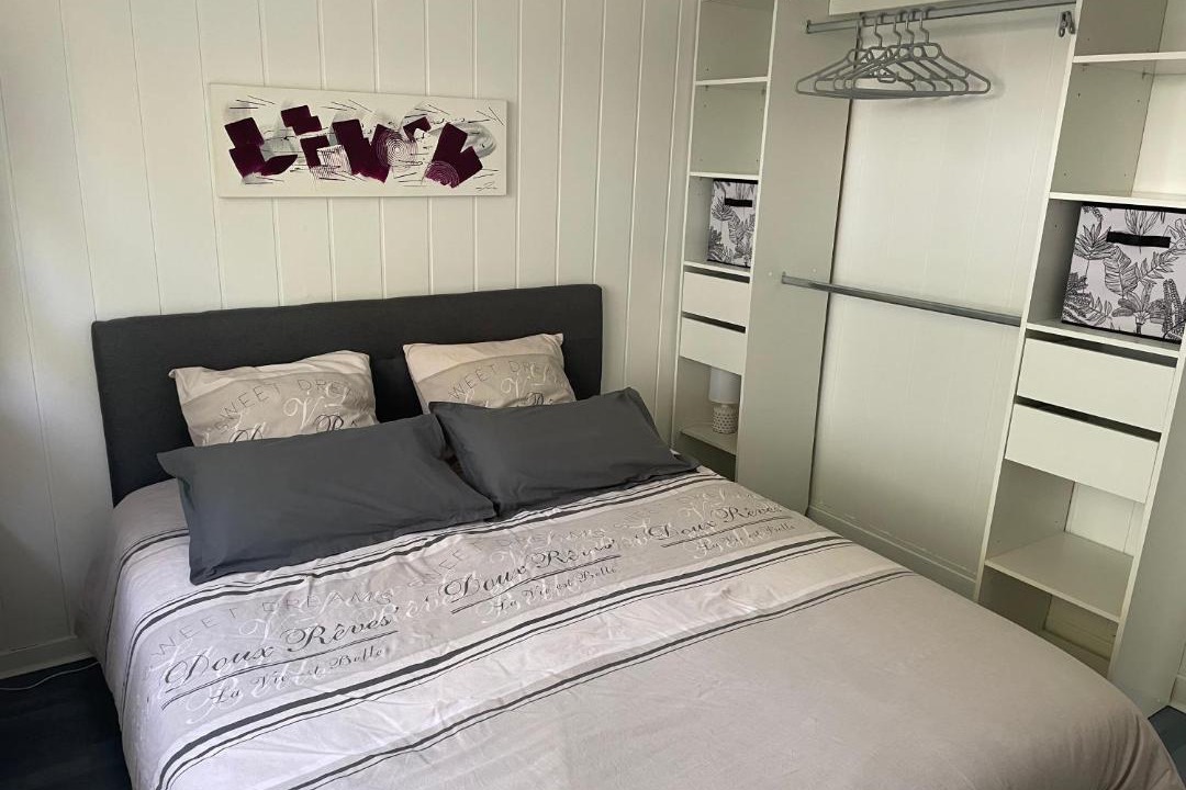 Photo of Bedroom in Pin - Vert Galant