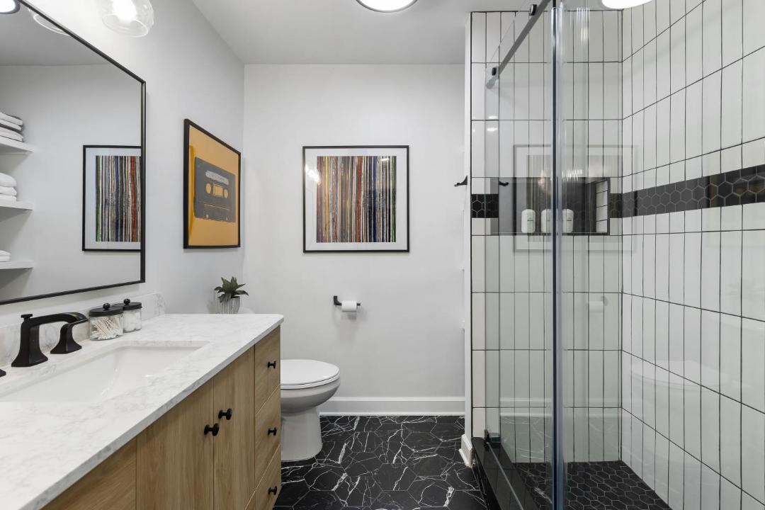 Photo of Bathroom in North Capitol