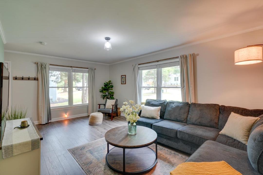 Photo of Livingroom in North Raleigh