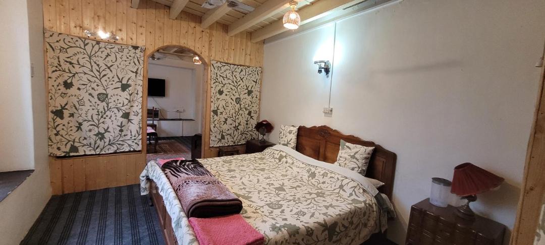 Photo of Bedroom in Nagin Bagh
