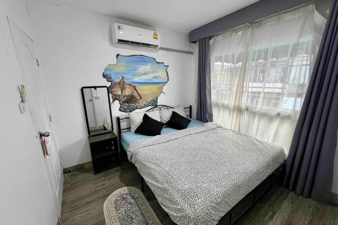Photo of Bedroom in Phra Khanong Nuea