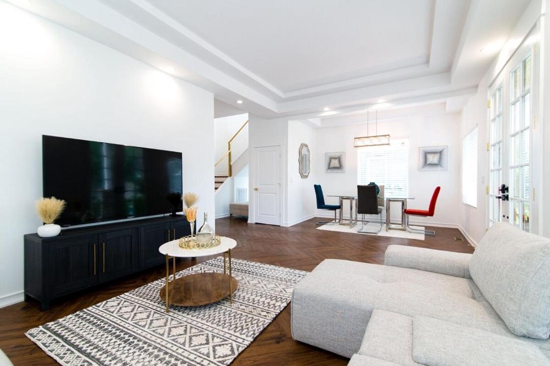 Photo of Livingroom in Hadley - Washington