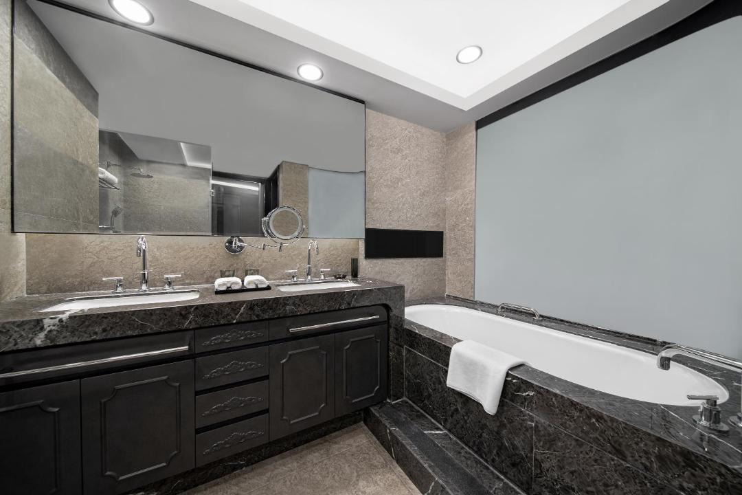 Photo of Bathroom in Zhujiang New Town