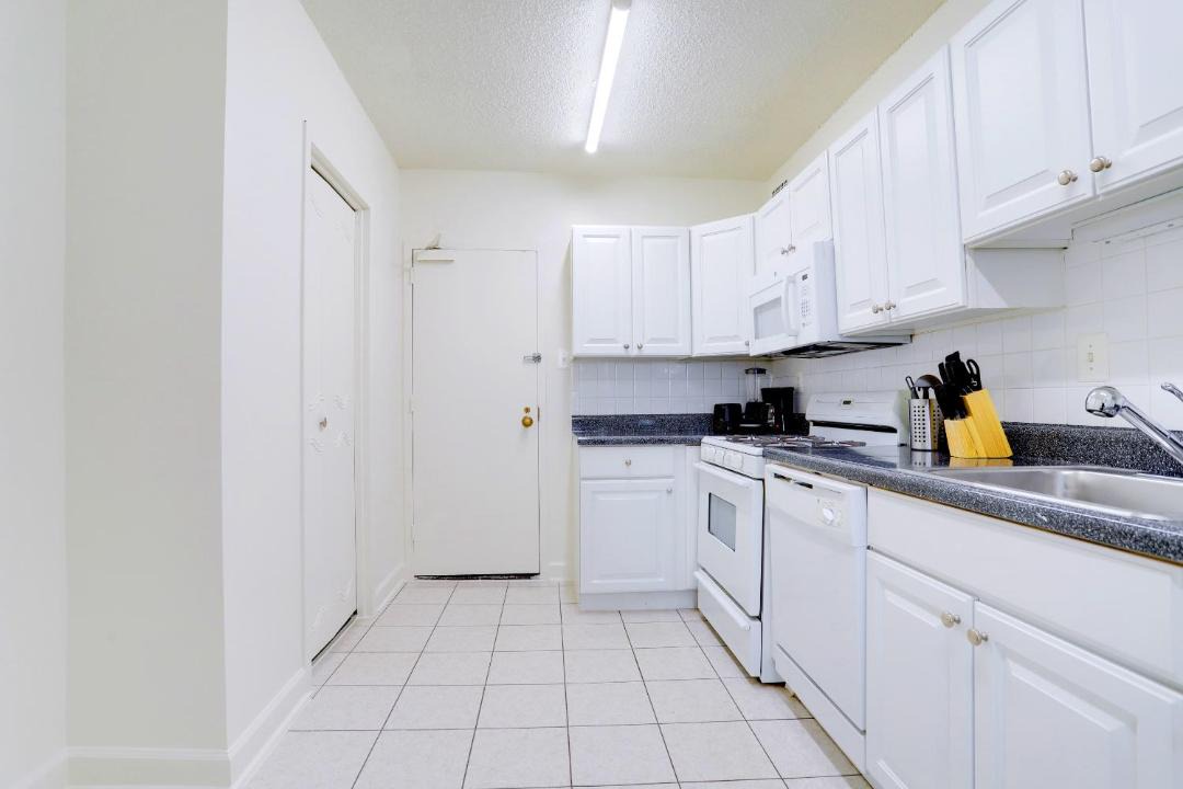 Photo of Kitchen in Aurora Highlands
