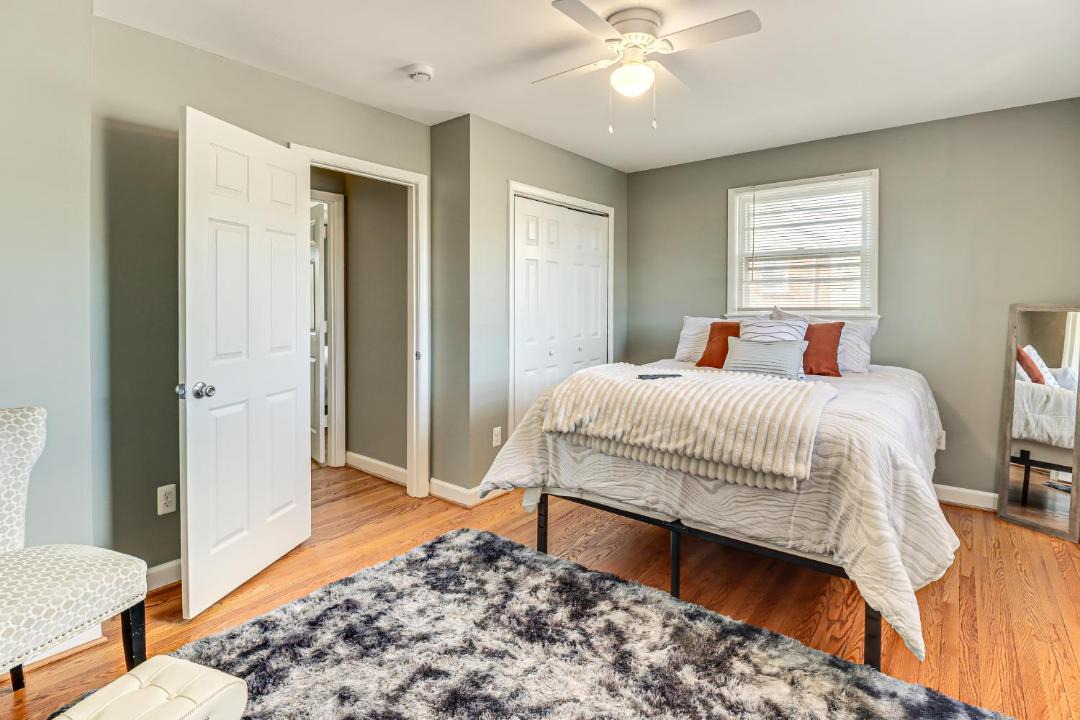 Photo of Bedroom in Walker Mill