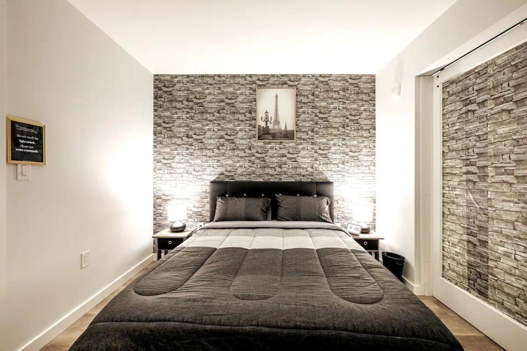 Photo of Bedroom in Downtown