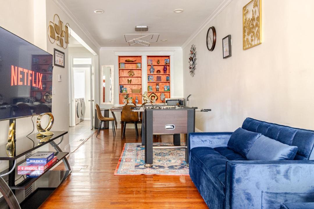 Photo of Livingroom in Near Northeast
