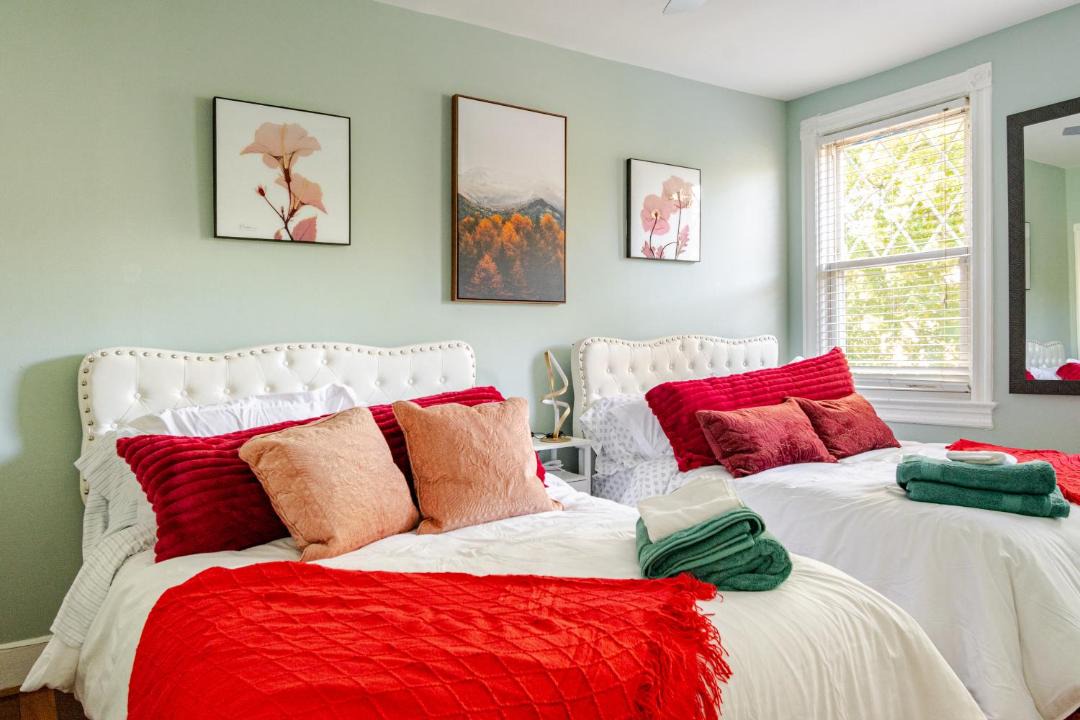 Photo of Bedroom in Near Northeast