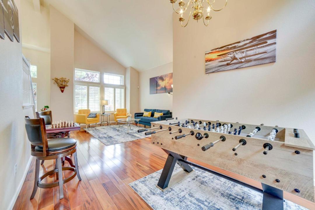 Photo of Livingroom in West University