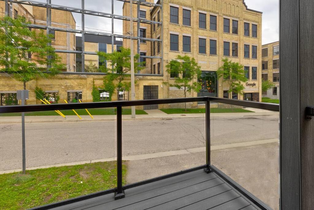 Photo of Patio Balcony in Mount Hope Huron Park
