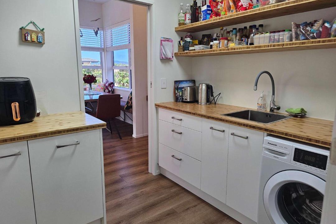 Photo of Kitchen in Waikawa Bay