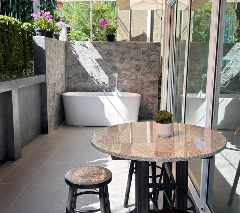 Photo of Patio Balcony in Thon Buri