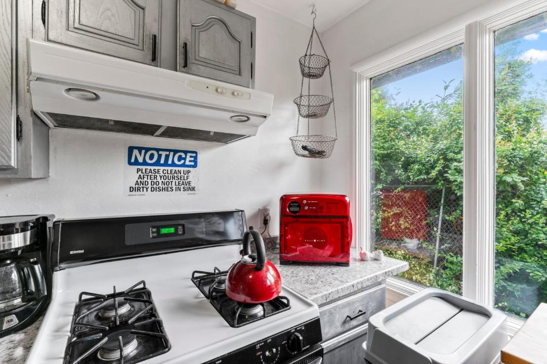 Photo of Kitchen in Airport Heights Community Council