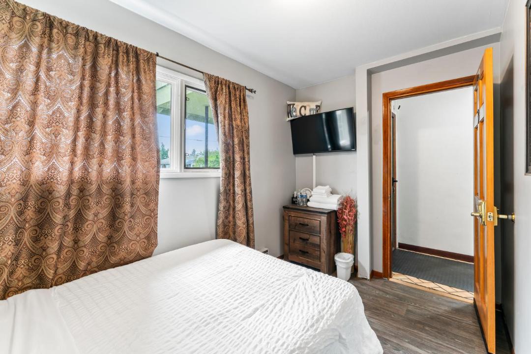 Photo of Bedroom in Airport Heights Community Council
