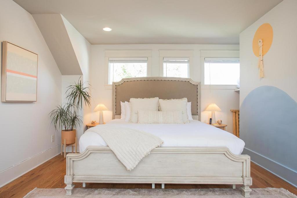 Photo of Bedroom in Lockeland Springs