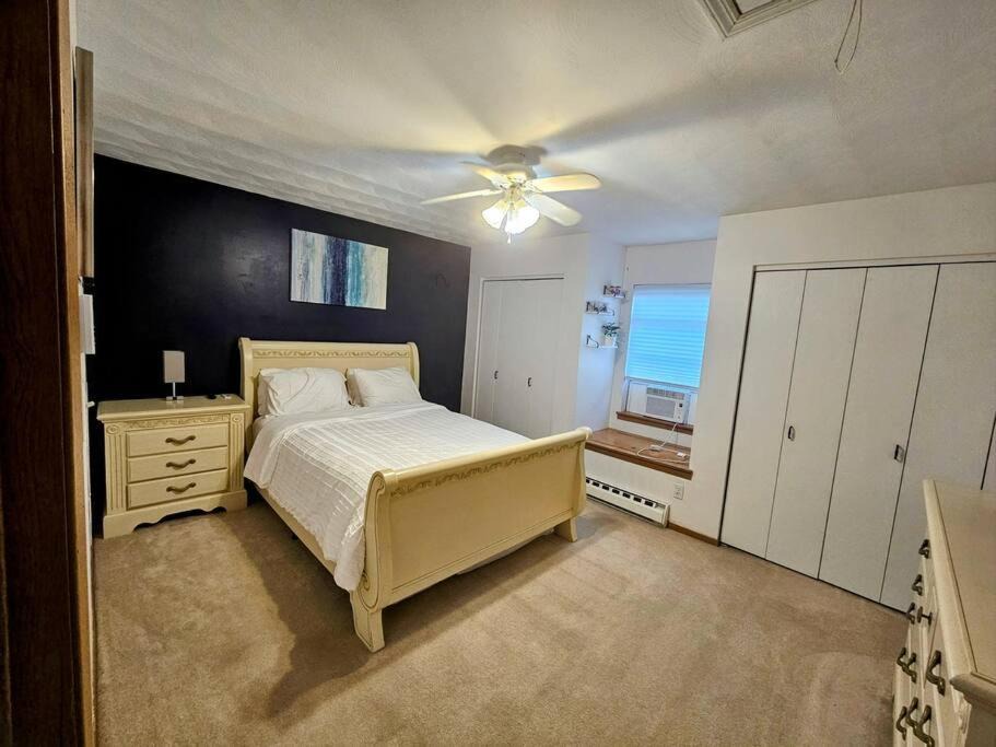 Photo of Bedroom in State College