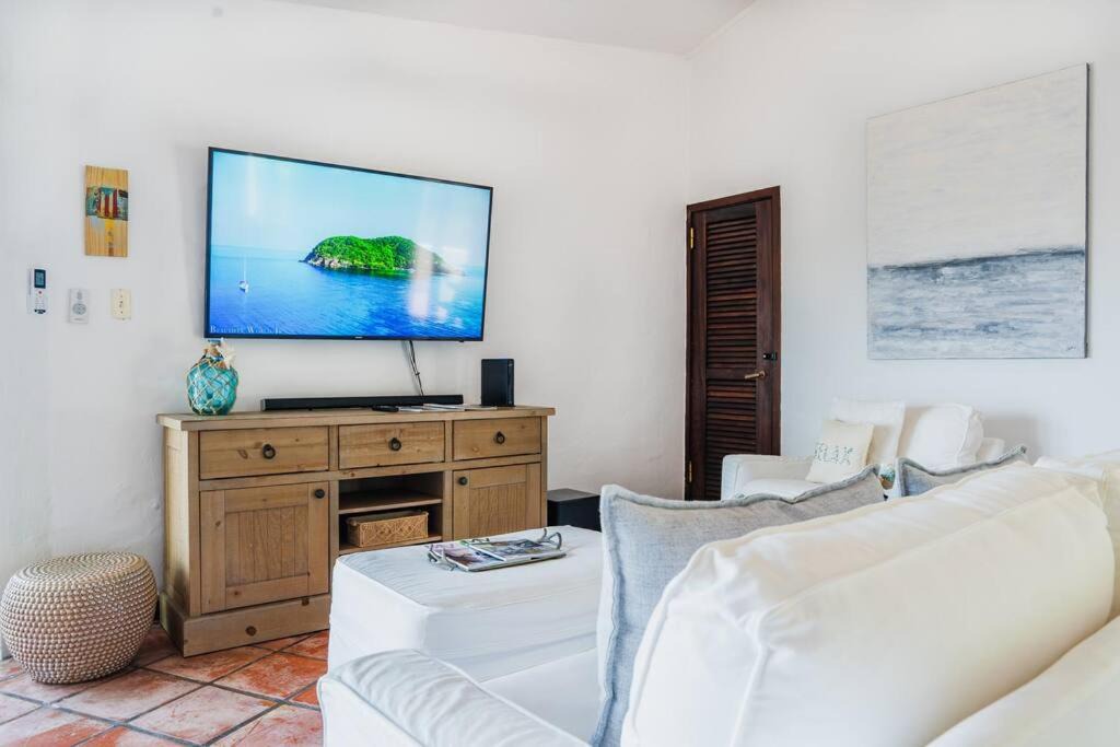 Photo of Livingroom in Mameyes II