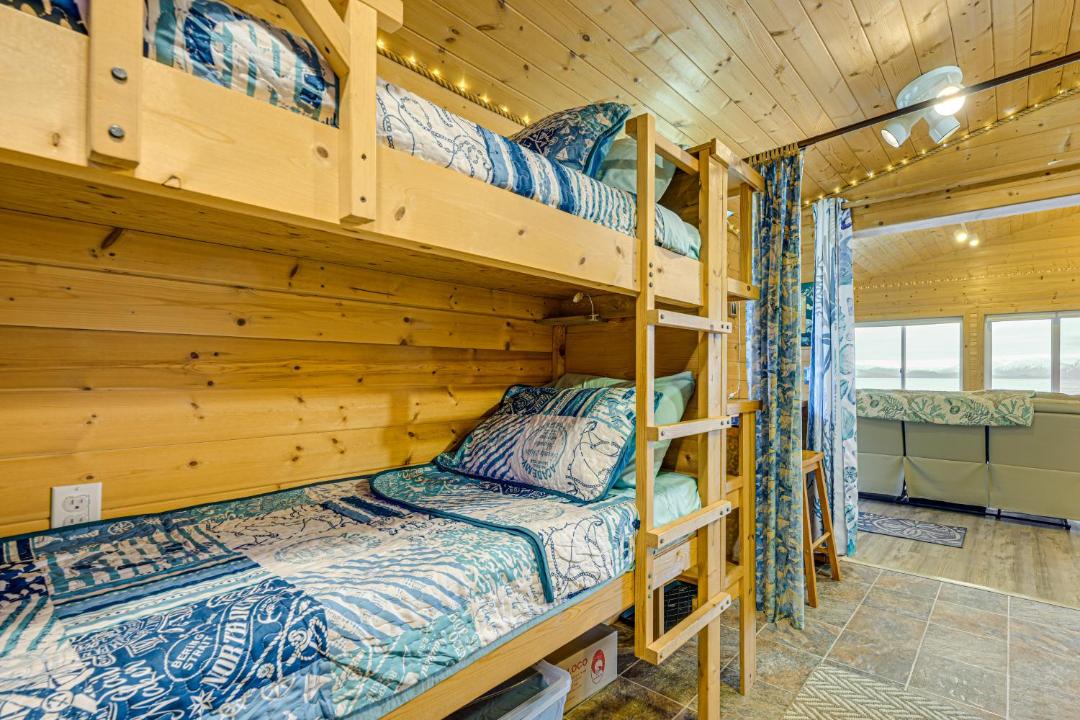Photo of Bedroom in Homer