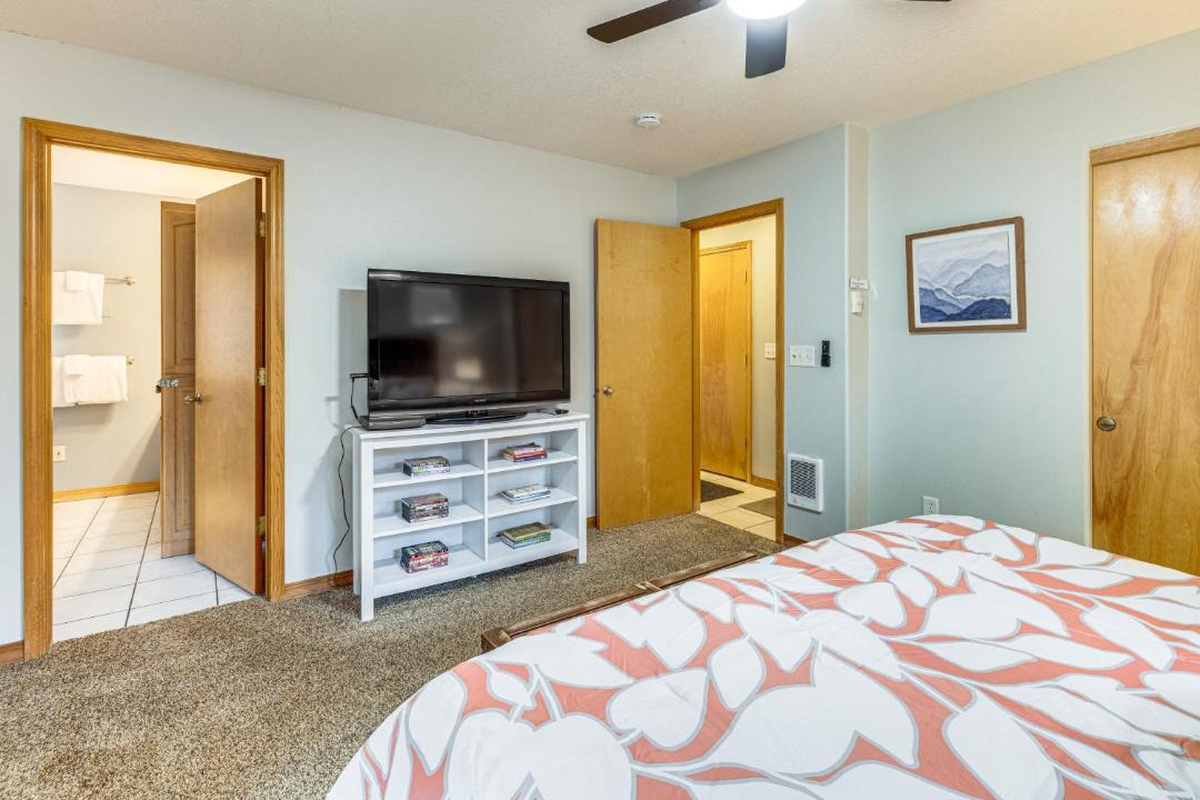 Photo of Bedroom in Rockaway Beach