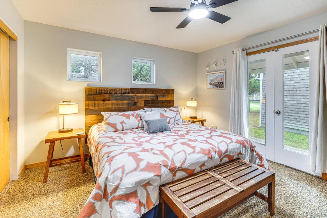 Photo of Bedroom in Rockaway Beach