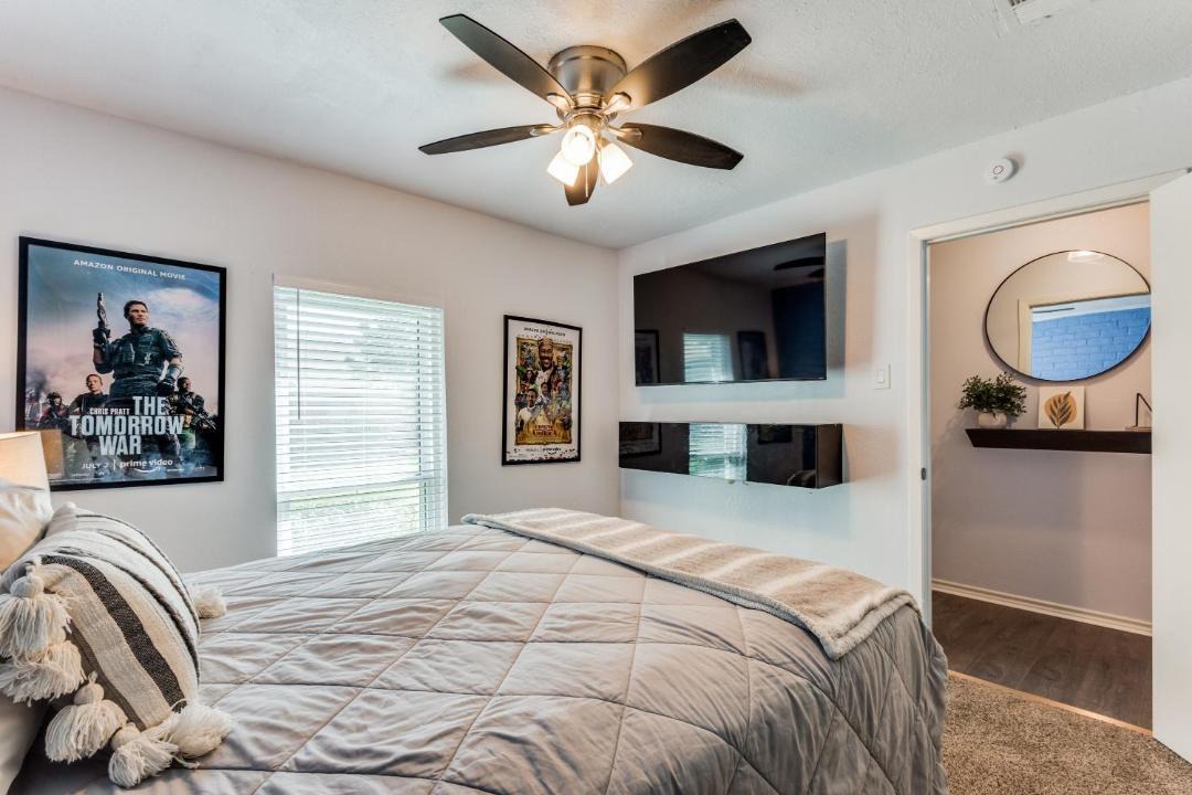 Photo of Bedroom in Grand Prairie