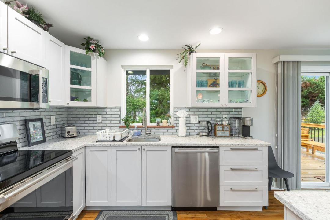 Photo of Kitchen in White Center