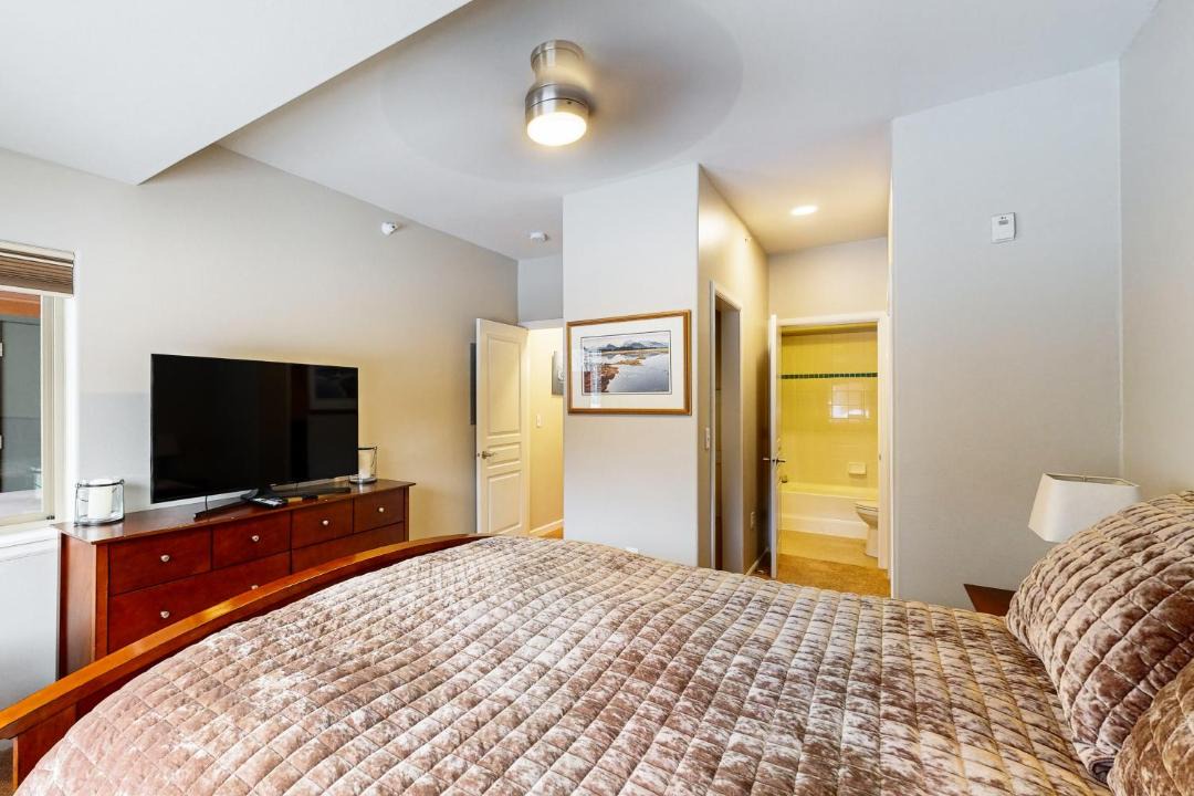 Photo of Bedroom in Alyeska