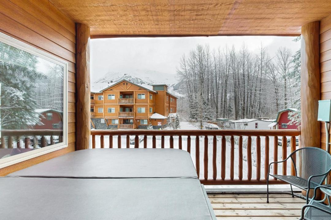 Photo of Patio Balcony in Alyeska