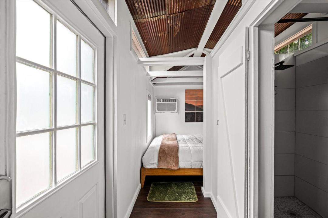 Photo of Bedroom in Hayesville