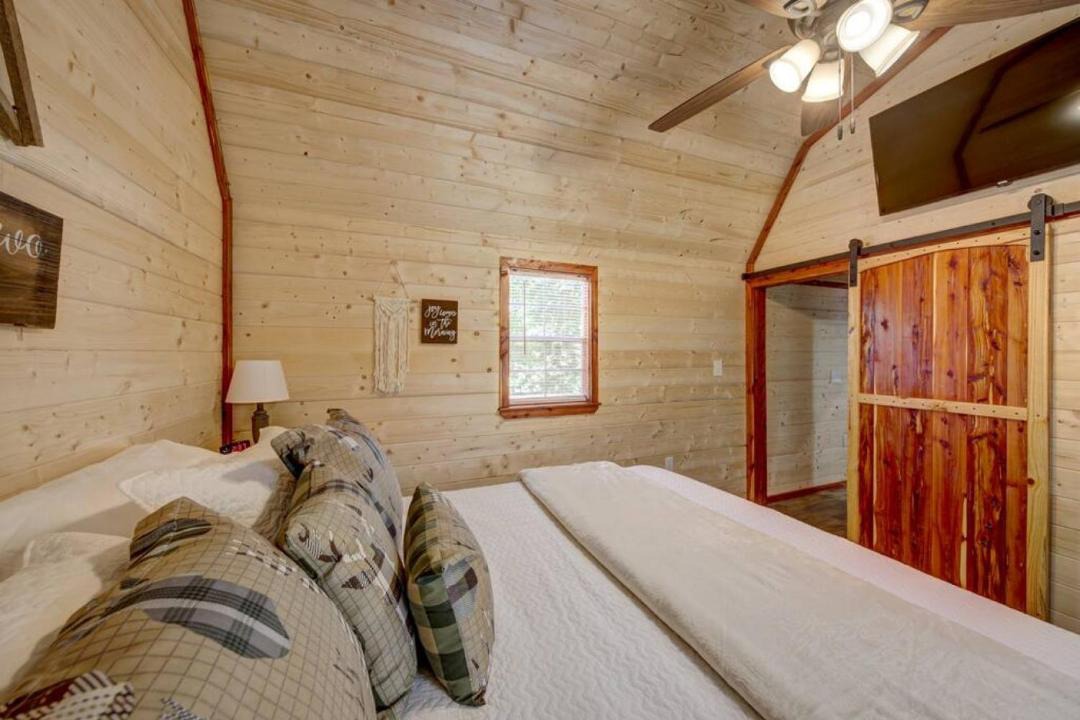 Photo of Bedroom in Hayesville