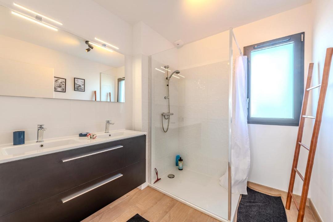 Photo of Bathroom in Roscanvel