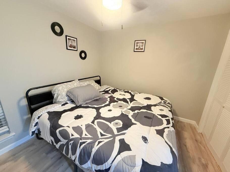 Photo of Bedroom in West Arlington